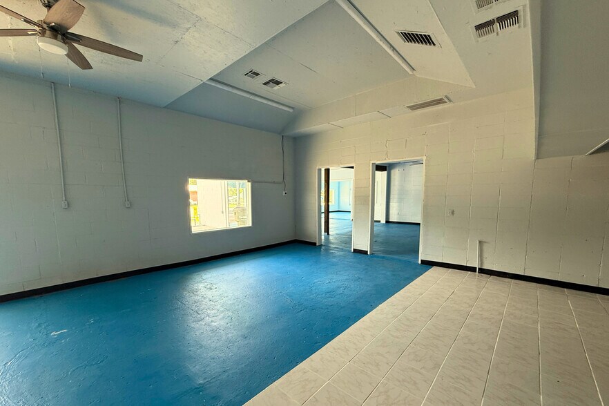 More Photos Of 3851 Harrington st, Oak Park Freestanding For Sale