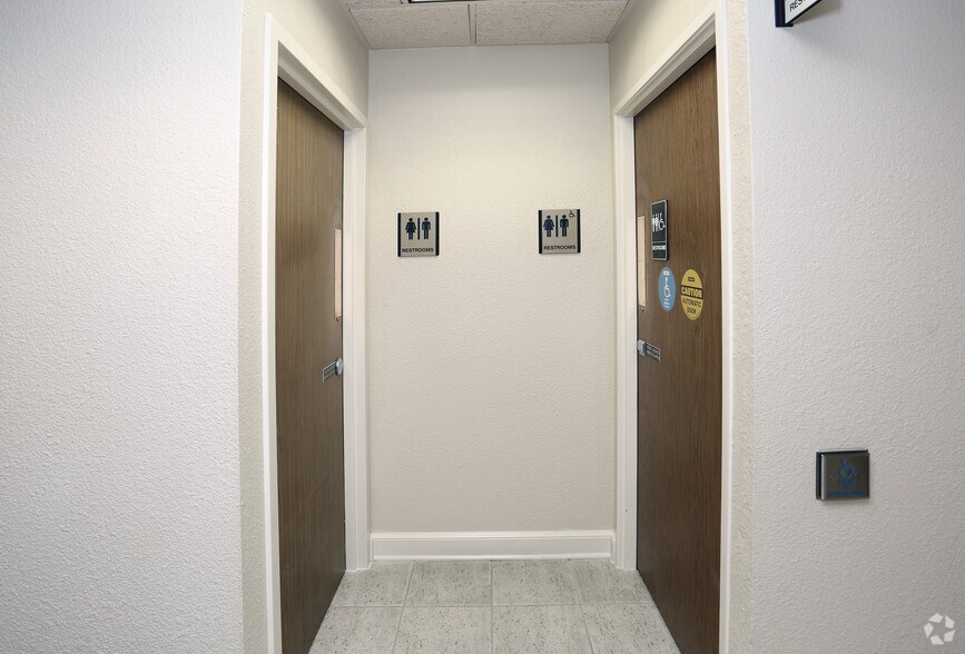 More Photos Of 8355 Walnut Hill Ln, Dallas Medical For Sale