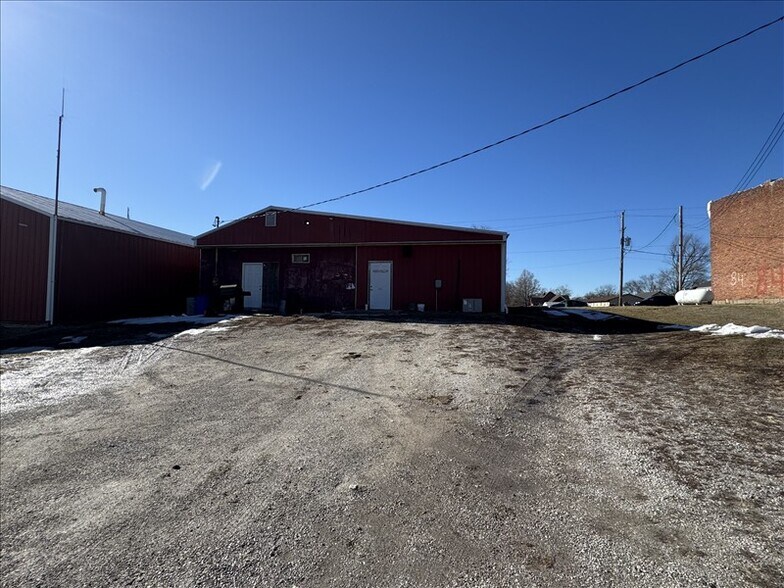 More Photos Of 205 N Macon St, Bevier Restaurant For Sale