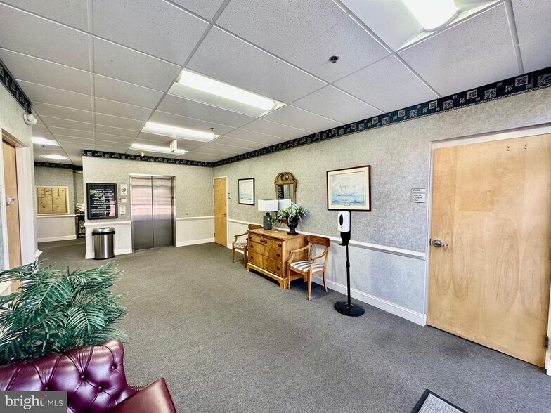 More Photos Of 1201 Pemberton Dr, Salisbury Medical For Lease