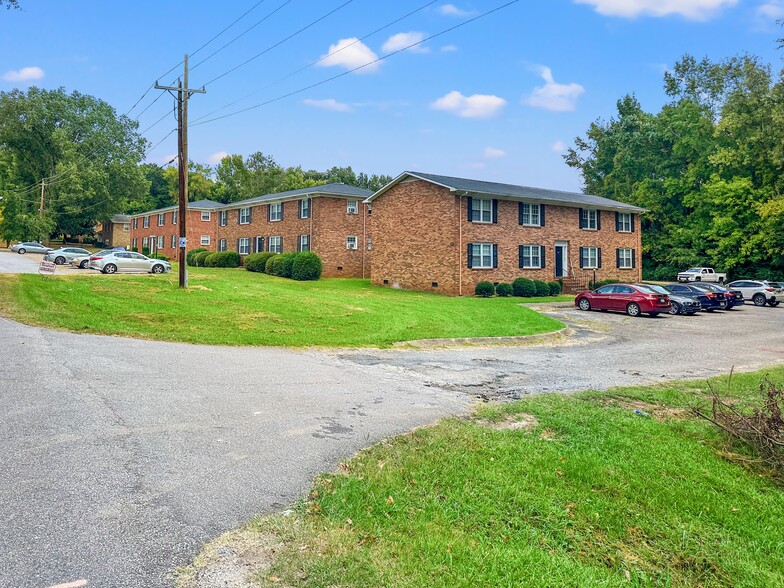 More Photos Of 1041 W Meadow Dr, Lancaster Apartments For Sale