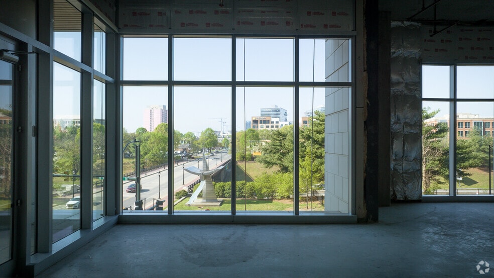More Photos Of 600 S Tryon St, Charlotte Office For Lease