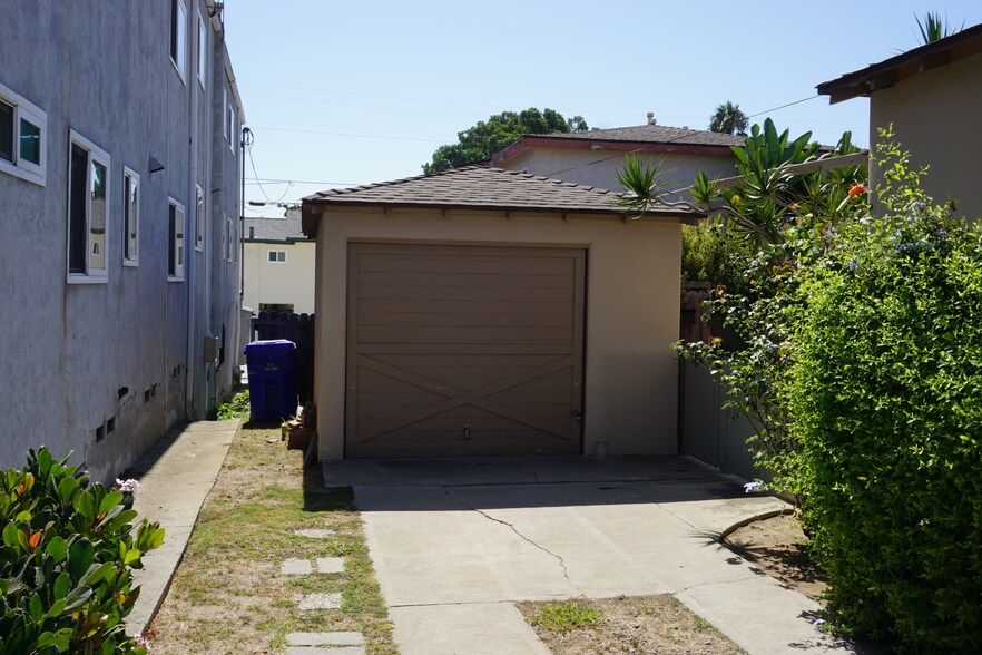 More Photos Of 2045 Diamond St, San Diego Apartments For Sale