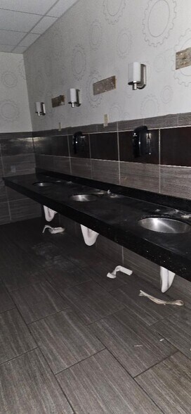 More Photos Of 5000 Montana Ave, El Paso Unknown For Lease