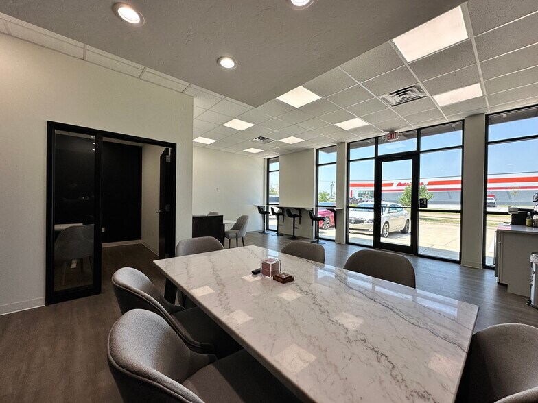 More Photos Of 901 E Main St, Yukon Coworking Space