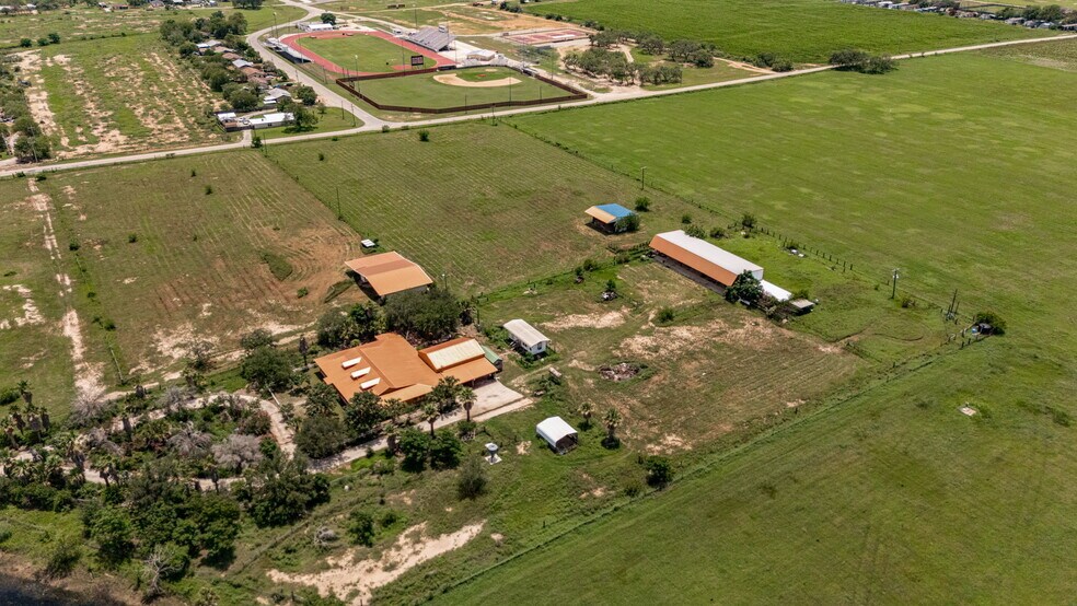 More Photos Of 1551 N Windy Knoll Dr, Devine Land For Sale