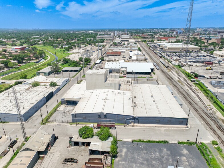More Photos Of 702 San Fernando St, San Antonio Manufacturing For Sale
