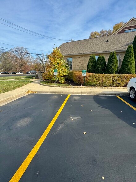 More Photos Of 1155 S Washington St, Naperville Loft Creative Space For Lease