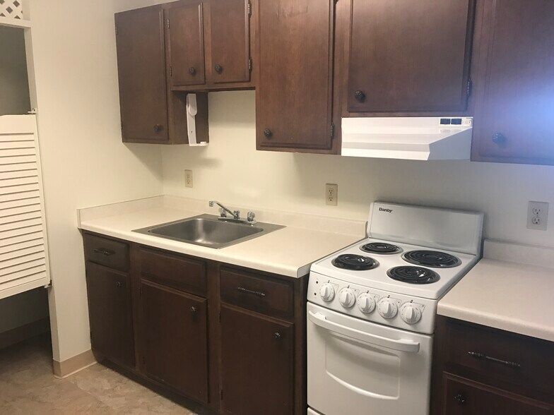 More Photos Of 550 N 3rd Ave, Virginia Apartments For Sale
