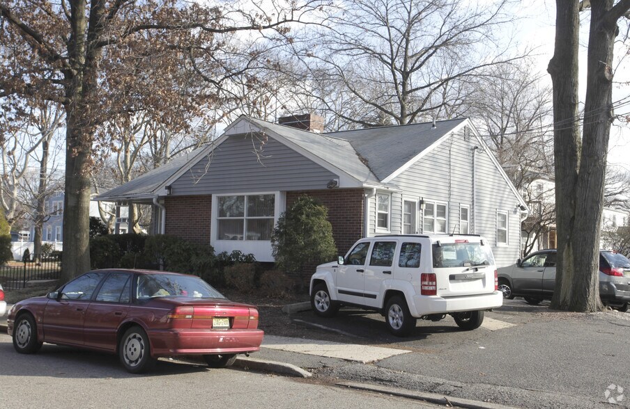 More Photos Of 73 Amboy Ave, Metuchen Medical For Sale