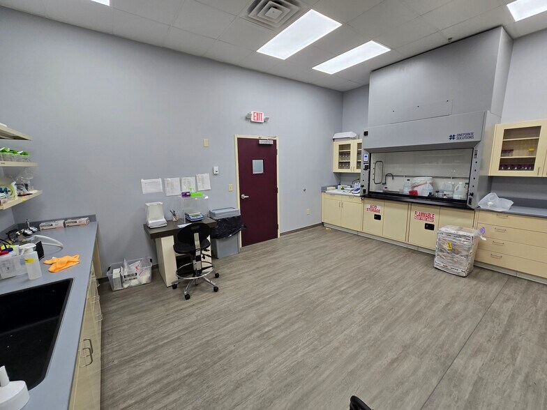More Photos Of 5700 Highlands Pky SE, Smyrna Light Distribution For Lease