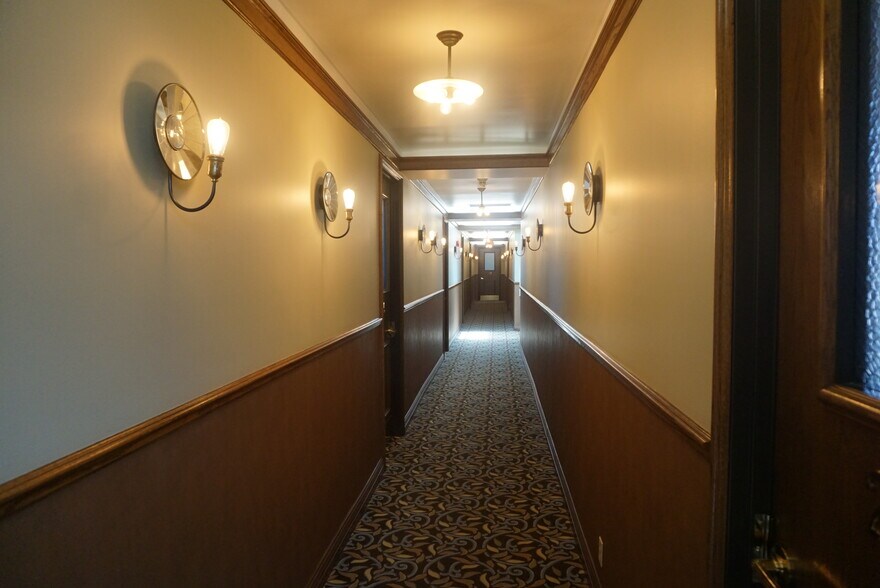 More Photos Of 4 E Holly St, Pasadena Storefront Retail Residential For Lease