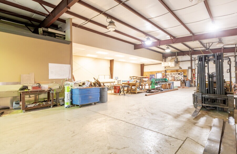 More Photos Of 1034 Story Ave, Louisville Light Manufacturing For Lease