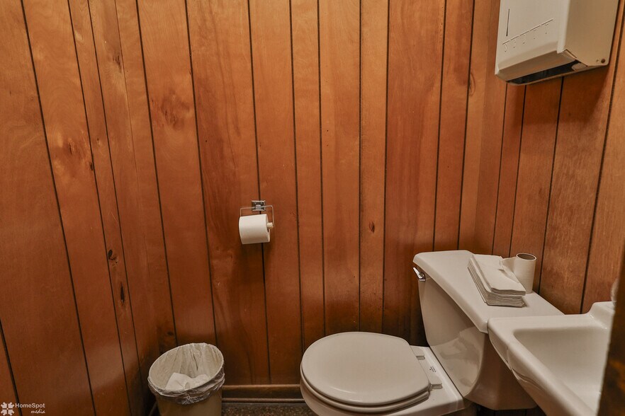 More Photos Of 419-437 W Emaus ave, Allentown General Retail For Sale