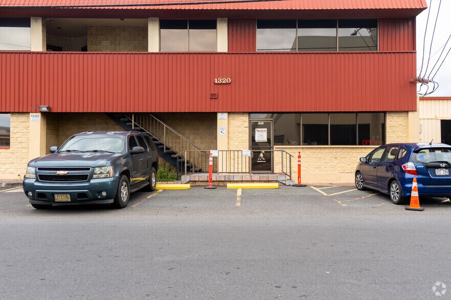 More Photos Of 401 Waiakamilo Rd, Honolulu Office For Lease