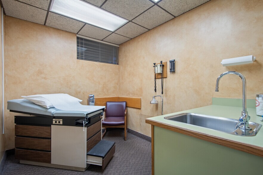 More Photos Of 3027 Aloma Ave, Winter Park Medical For Lease