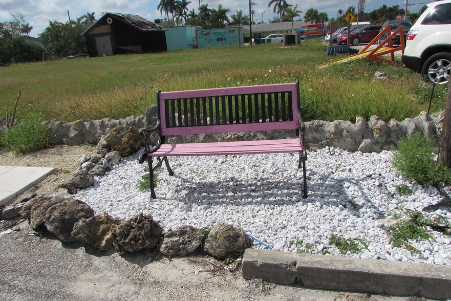 More Photos Of 4547 Pine Island Rd, Matlacha Storefront For Sale