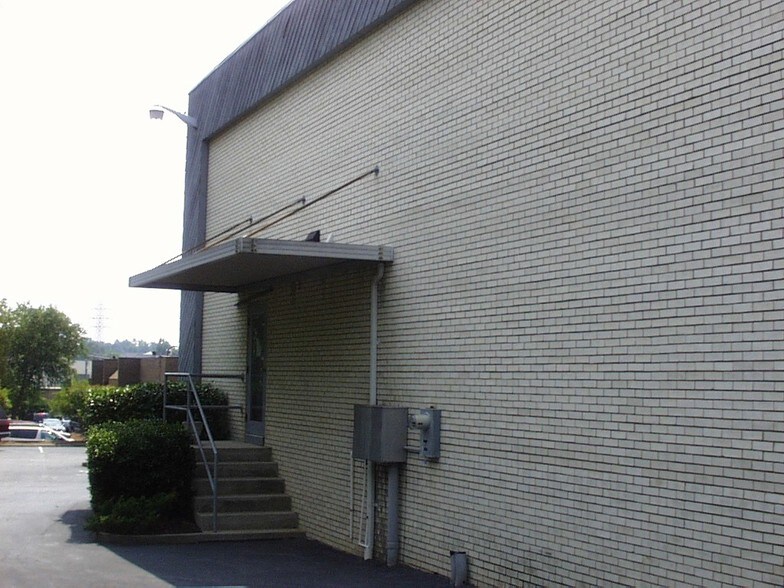 More Photos Of 1910 N Church St, Greensboro Office For Sale