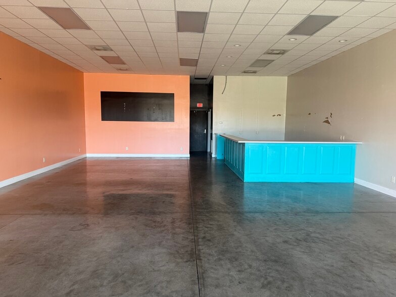 More Photos Of 204 E Louise St, Clarkesville Freestanding For Lease