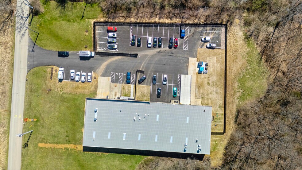 More Photos Of 2402 Allen Ln, La Grange Auto Repair For Sale