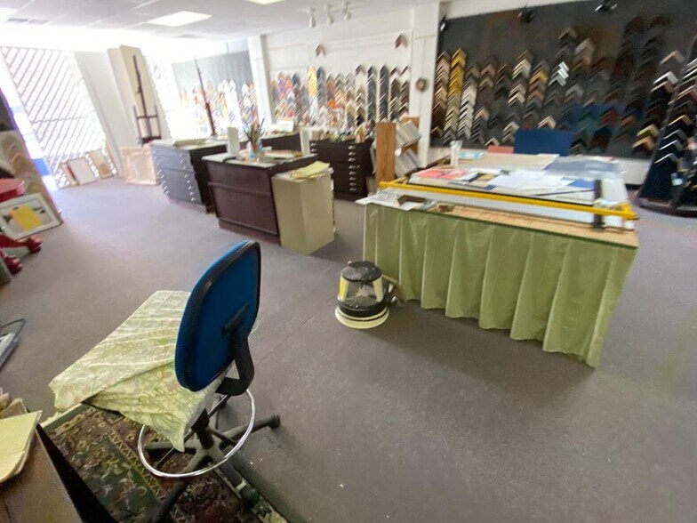 More Photos Of 59 Market St, Onancock Department Store For Sale