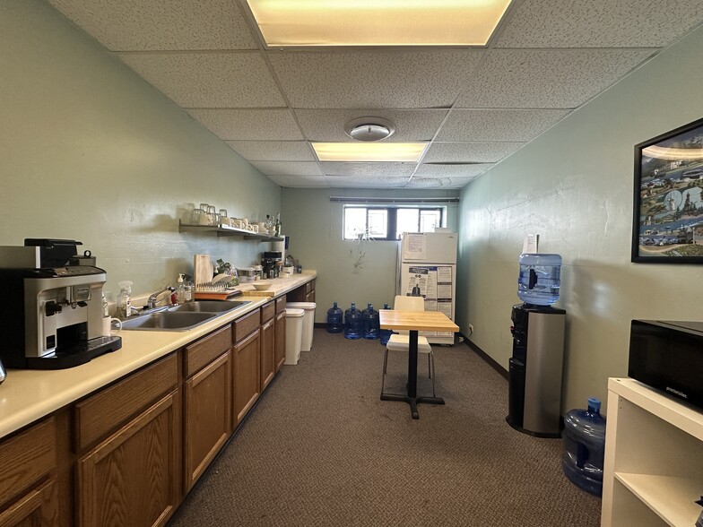 More Photos Of 495 W Cedar Ave, Denver Light Manufacturing For Sale