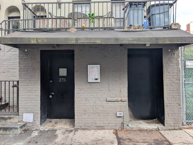 Primary Photo Of 275 W 22nd St, New York Storefront Retail Residential For Lease