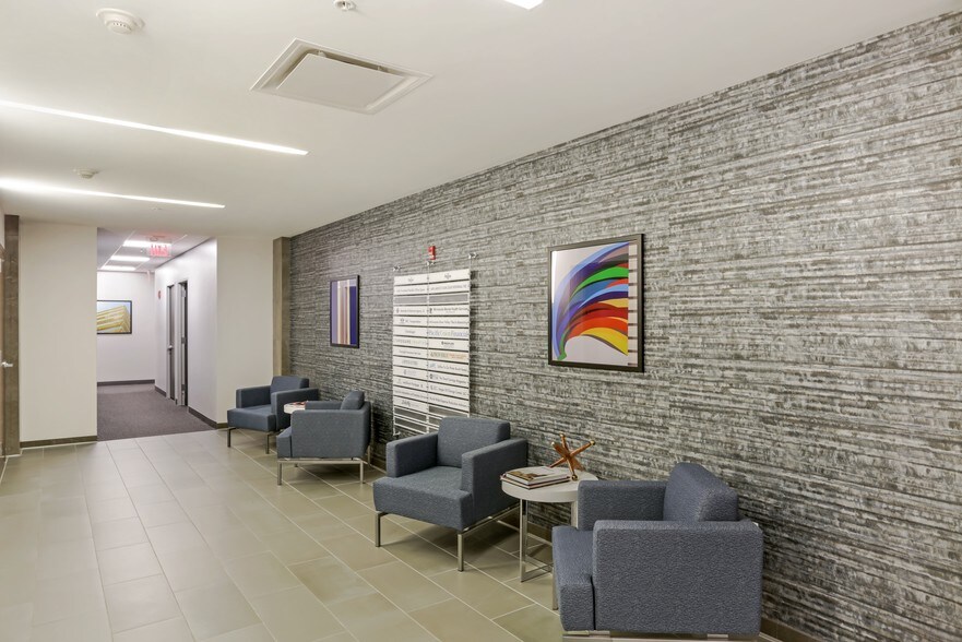 More Photos Of 100 Warren St, Mankato Coworking Space