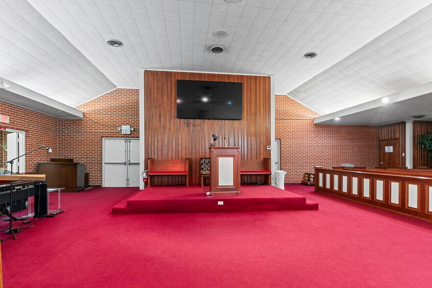 More Photos Of 403 W Sterling St, Baytown Specialty For Sale