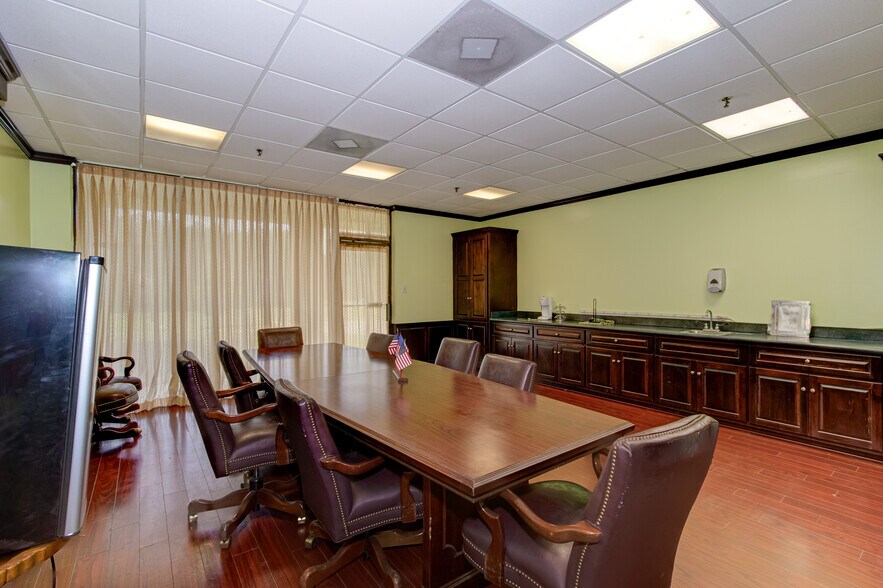 More Photos Of 1664 Sharon Rd, Washington Warehouse For Sale