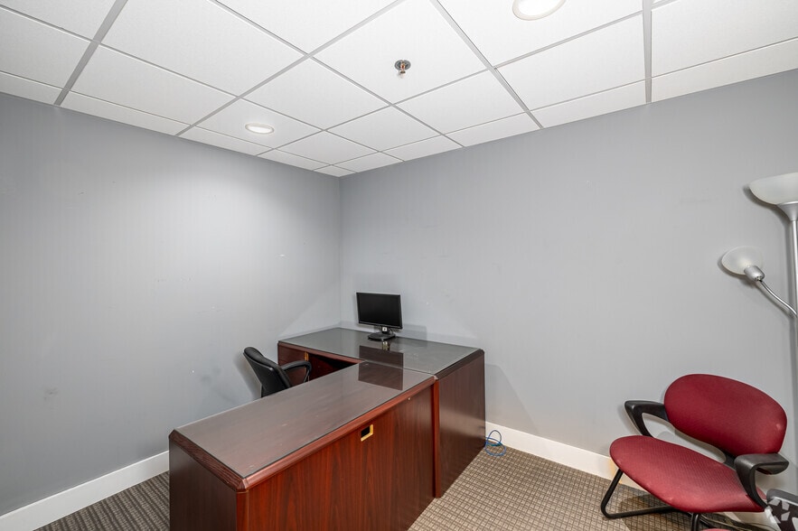 More Photos Of 366-386 Main St, Middletown Office For Lease