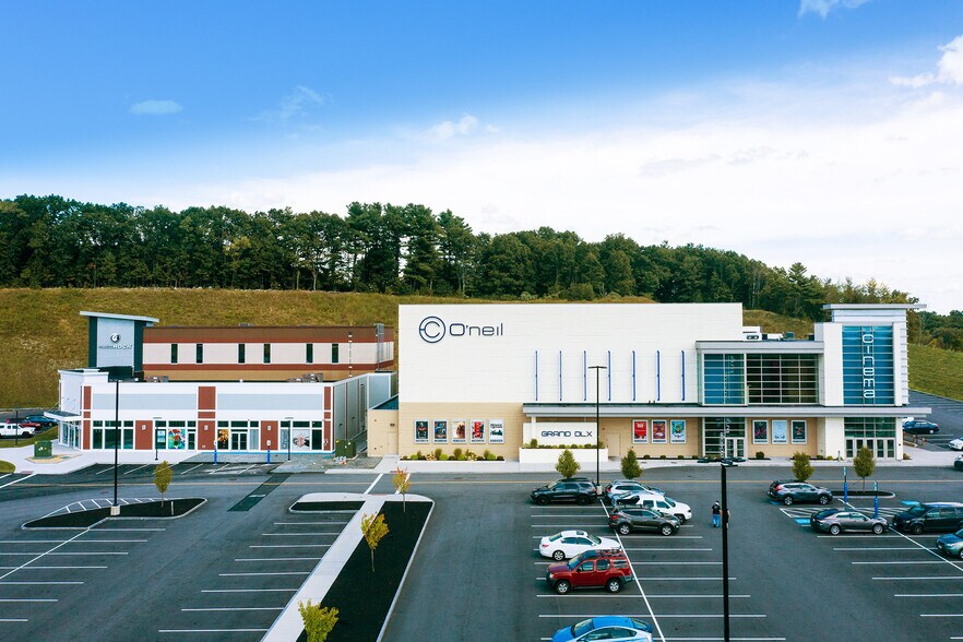 More Photos Of 495 Great Rd, Littleton Unknown For Lease