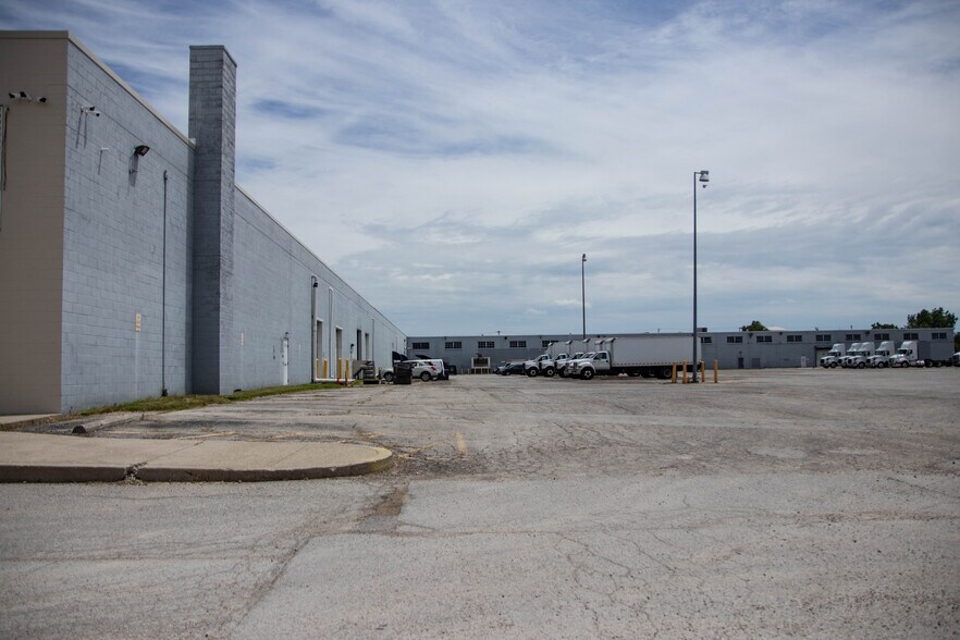 More Photos Of 6575 Huntley Rd, Columbus Warehouse For Lease
