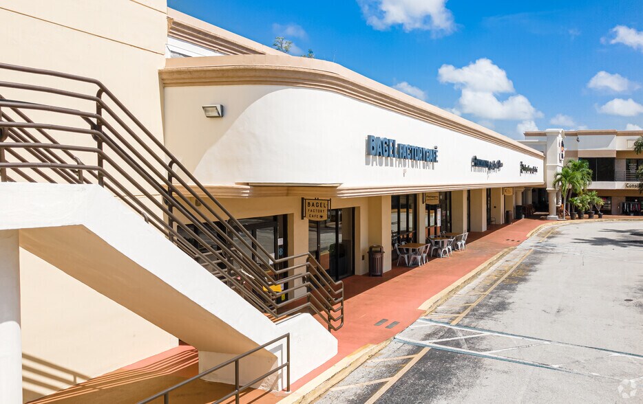 More Photos Of 21065-21073 Powerline Rd, Boca Raton General Retail For Lease