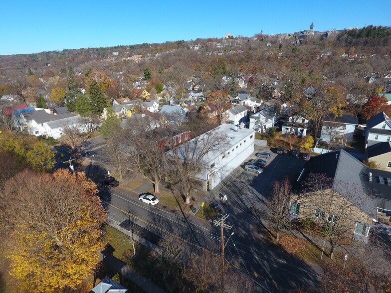 More Photos Of 511-513 N Cayuga St, Ithaca Flex For Sale