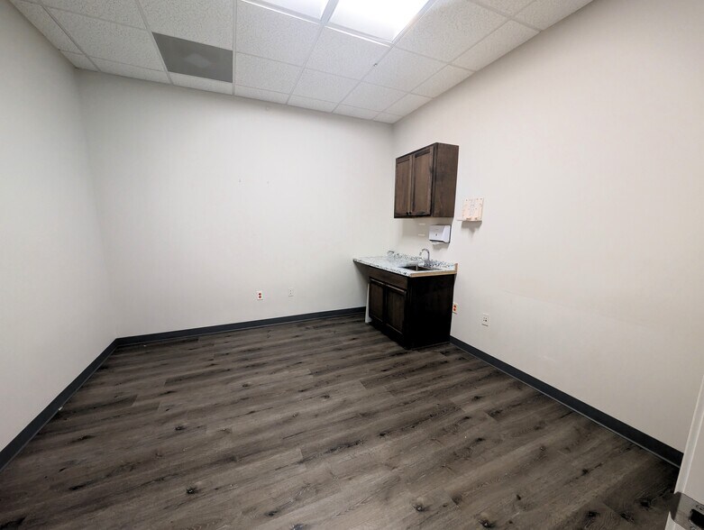 More Photos Of 2804 E Race Ave, Searcy Healthcare For Sale