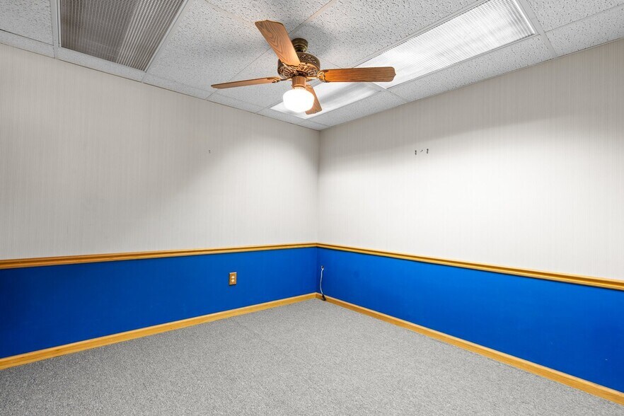 More Photos Of 7960-7990 Old Georgetown Rd, Bethesda Medical For Lease