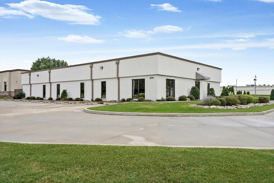 More Photos Of 1015 W Ithica St, Broken Arrow Office For Sale