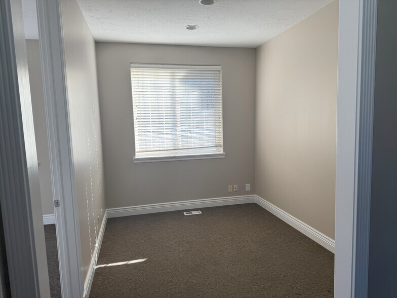 More Photos Of 11075 S State St, Sandy Office For Lease