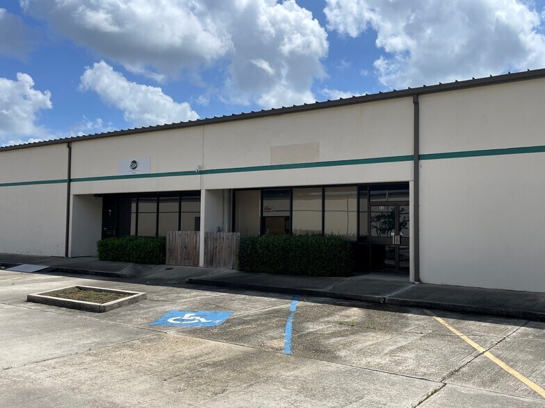 More Photos Of 11800 Industriplex Blvd, Baton Rouge Distribution For Sale