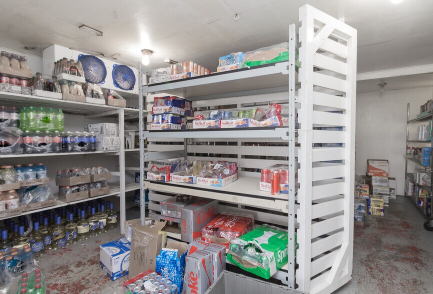 More Photos Of 444 Front St, Sekiu Hotel For Sale