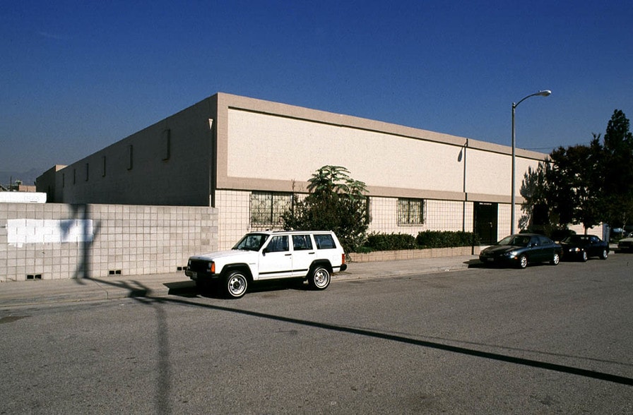More Photos Of 8640 Tamarack Ave, Sun Valley Manufacturing For Lease