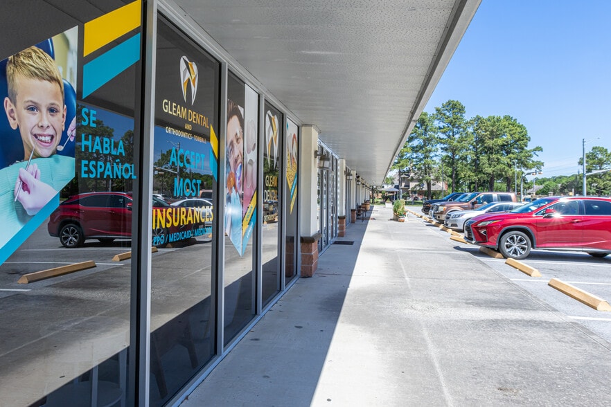 More Photos Of 16143 N Eldridge Pky, Tomball General Retail For Sale