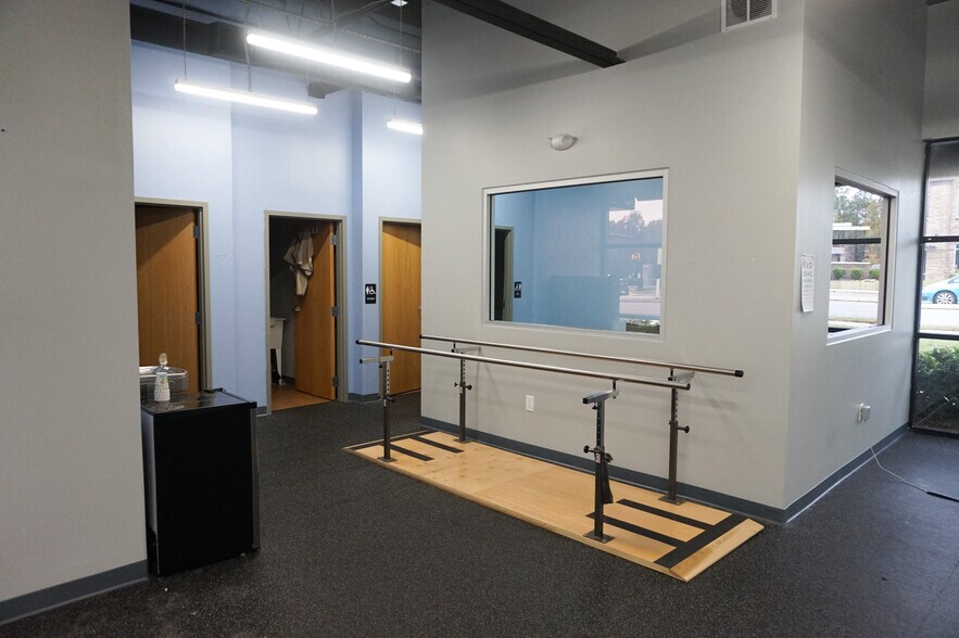 More Photos Of 19722-19732 One Norman Blvd, Cornelius Storefront For Lease