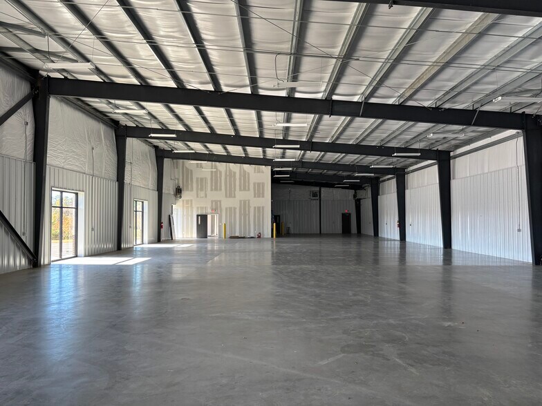 More Photos Of Cass White Rd NE, Cartersville Warehouse For Lease