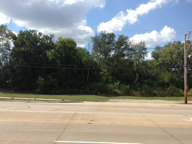 More Photos Of 742 N Lake St, Mundelein Land For Sale