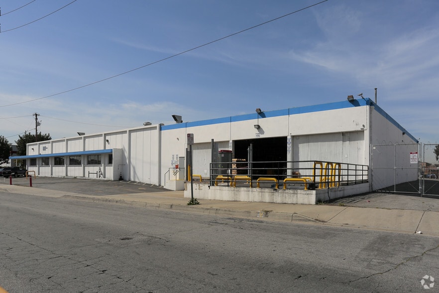 More Photos Of 13821 Marquardt Ave, Santa Fe Springs Manufacturing For Lease
