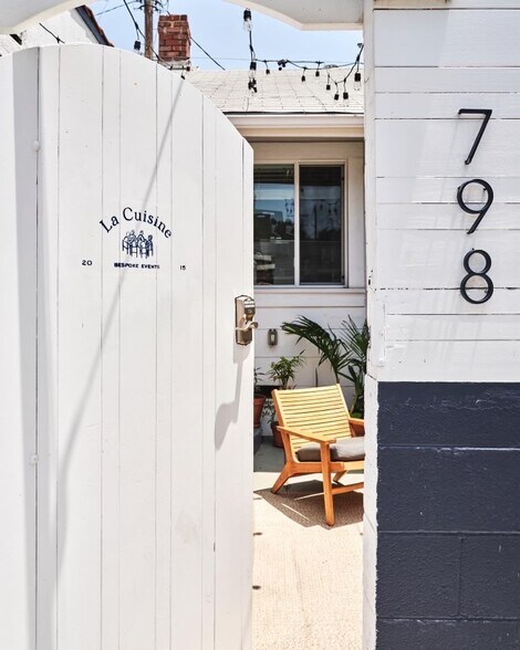 More Photos Of 798 Main St, Venice Storefront Retail Office For Lease