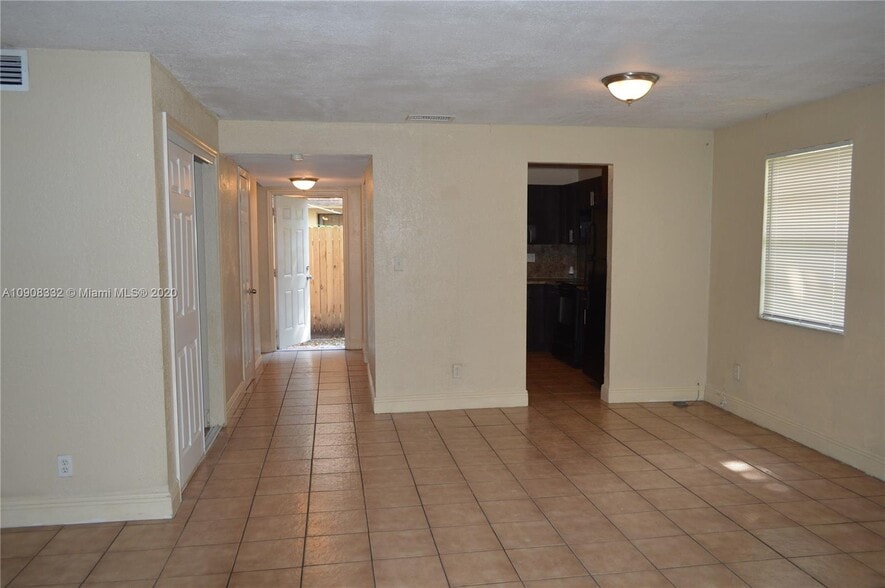 More Photos Of 1741 SW 40th Ter, Fort Lauderdale Apartments For Sale