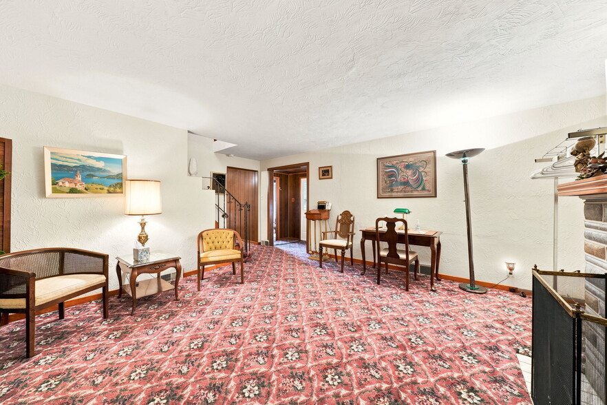 More Photos Of 1519 Renton Rd, Pittsburgh Funeral Home For Sale